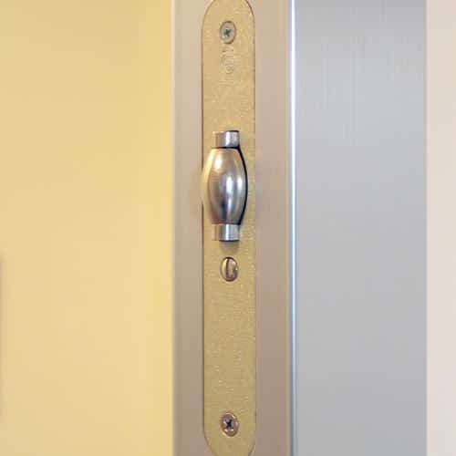 Roller Latch in Brushed Metal